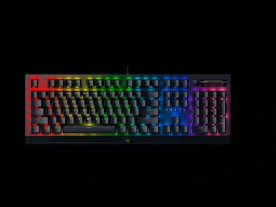 Razer BlackWidow V3 Gaming Mechanical Keyboard with Razer Green switches and RGB lighting - Image 3